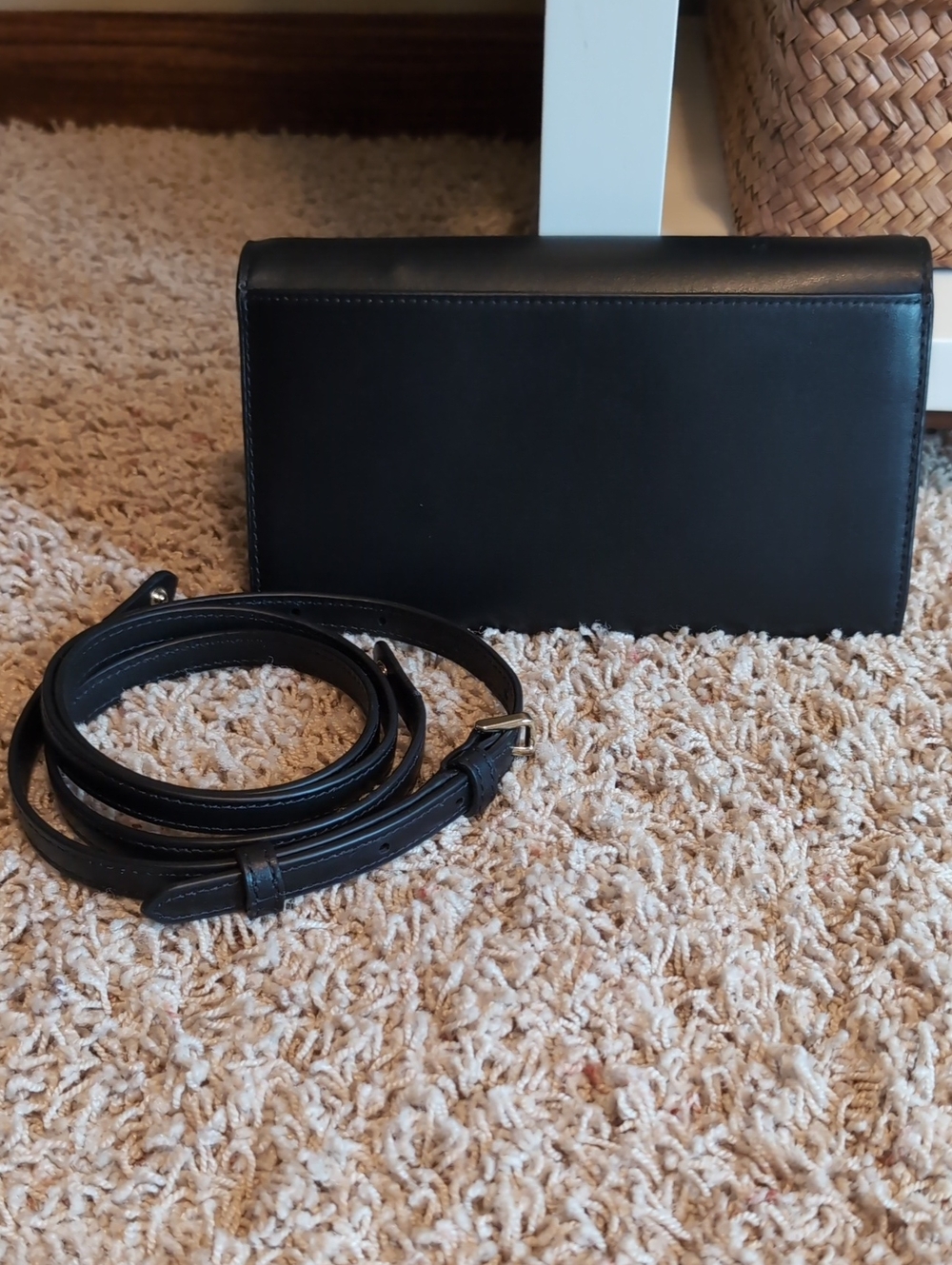 Kate Spade Reegan Crossbody Wallet - Picture 2 of 5